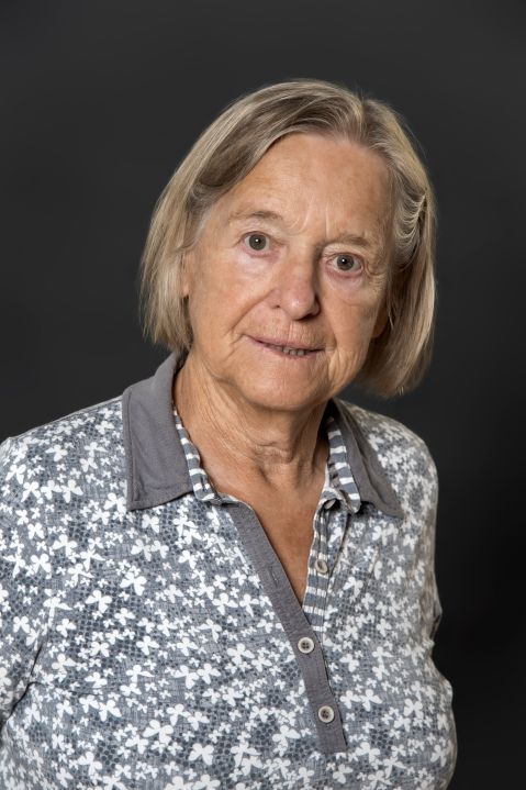 FDPWB105 Frau Dr. Hirth compressed